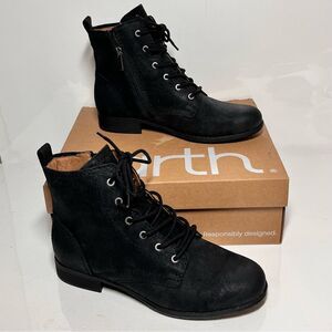 Earth Janel Leather Lace-Up Ankle Boots